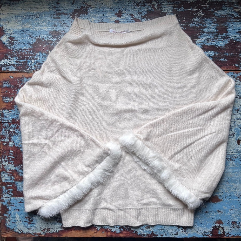 ALICE & OLIVIA 100% Cashmere Batwing Cape Poncho w Fur Trim Cuff Ivory M EUC